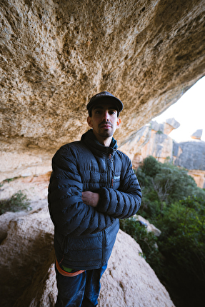Jorge Díaz-Rullo Café Colombia Margalef - Jorge Díaz-Rullo climbing his 'Café Colombia' at Margalef in Spain