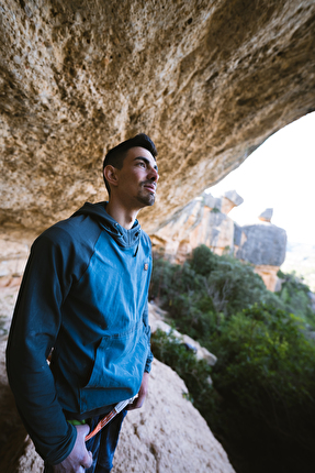 Jorge Díaz-Rullo Café Colombia Margalef - Jorge Díaz-Rullo climbing his 'Café Colombia' at Margalef in Spain