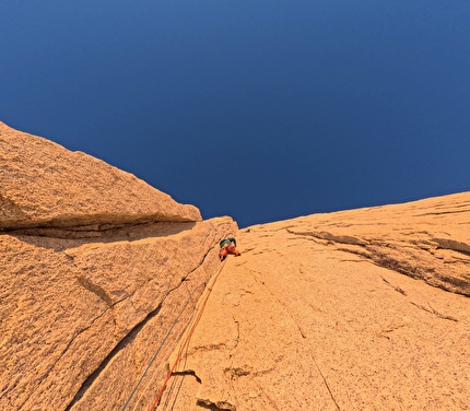 Cerro Chaltén, Fitz Roy, Patagonia, Tasio Martín, Sean Villanueva O'Driscoll - Tasio Martín & Sean Villanueva O'Driscoll making the first free ascent of 'Pilar Este' on Cerro Chaltén (Fitz Roy) in Patagonia (6-8/03/2026)