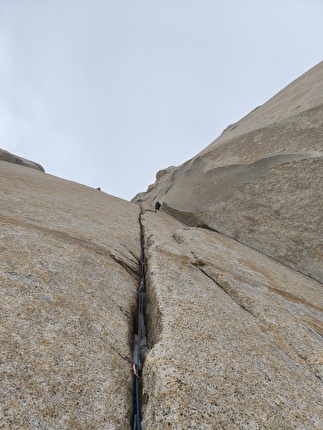Cerro Chaltén, Fitz Roy, Patagonia, Tasio Martín, Sean Villanueva O'Driscoll - Tasio Martín & Sean Villanueva O'Driscoll making the first free ascent of 'Pilar Este' on Cerro Chaltén (Fitz Roy) in Patagonia (6-8/03/2026)