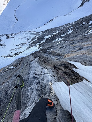 Yannick Glatthard - Yannick Glatthard durante l'apertura in stile fly & climb di 'Get the Vibe' sul Chlynen Tällistock in Svizzera (03/03/2026)