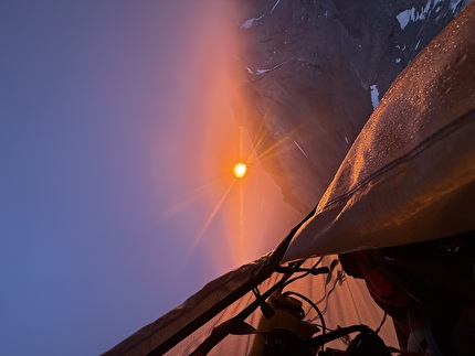 Paradigm Shift Torre Centrale di Paine, Torri di Paine, Patagonia - L'apertura di 'Paradigm Shift' sulla Torre Centrale di Paine, Torri del Paine, Patagonia (Trevor Anthes, Harry Kinnard, Myles Moser 22/01-4/03/2026)