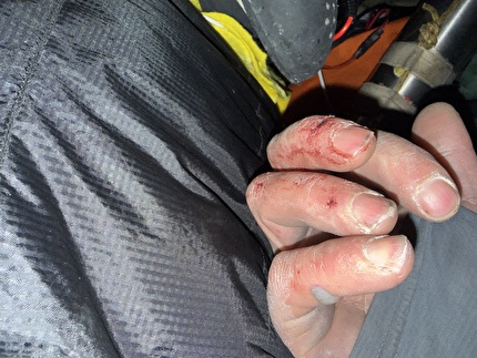 Paradigm Shift Torre Centrale di Paine, Torri di Paine, Patagonia - L'apertura di 'Paradigm Shift' sulla Torre Centrale di Paine, Torri del Paine, Patagonia (Trevor Anthes, Harry Kinnard, Myles Moser 22/01-4/03/2026)