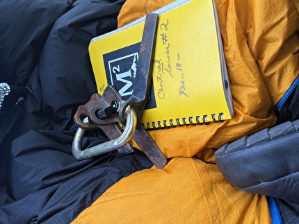 Paradigm Shift Torre Centrale di Paine, Torri di Paine, Patagonia - L'apertura di 'Paradigm Shift' sulla Torre Centrale di Paine, Torri del Paine, Patagonia (Trevor Anthes, Harry Kinnard, Myles Moser 22/01-4/03/2026)