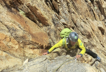 Puscanturpa Este - Poco Loco, Puscanturpa Este (5410m), Peru. Bas van der Smeede, Elly van der Plas, Bas Visscher, Vincent van Beek and Saskia van der Smeede 08/2012