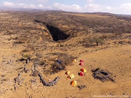 Qanaf Cave, Oman, La Venta - La Venta esplora il Qanaf Cave, Jabal Samḥān, Oman, febbraio 2026 Qanaf Cave, Oman, La Venta - La Venta esplora il Qanaf Cave, Jabal Samḥān, Oman, febbraio 2026
