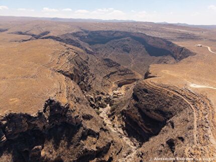 Qanaf Cave, Oman, La Venta - La Venta esplora il Qanaf Cave, Jabal Samḥān, Oman, febbraio 2026 Qanaf Cave, Oman, La Venta - La Venta esplora il Qanaf Cave, Jabal Samḥān, Oman, febbraio 2026