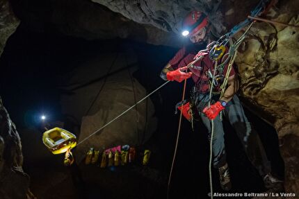 Qanaf Cave, Oman, La Venta - La Venta esplora il Qanaf Cave, Jabal Samḥān, Oman, febbraio 2026 Qanaf Cave, Oman, La Venta - La Venta esplora il Qanaf Cave, Jabal Samḥān, Oman, febbraio 2026