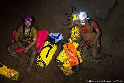 Qanaf Cave, Oman, La Venta - La Venta esplora il Qanaf Cave, Jabal Samḥān, Oman, febbraio 2026 Qanaf Cave, Oman, La Venta - La Venta esplora il Qanaf Cave, Jabal Samḥān, Oman, febbraio 2026