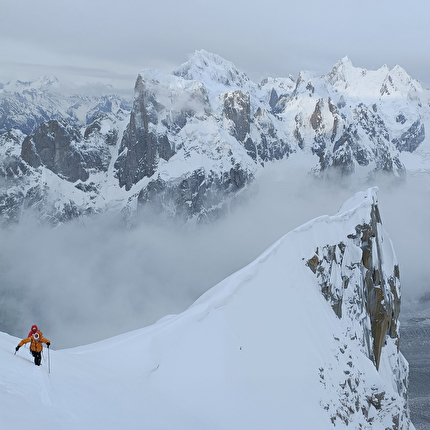 Iker Pou, Eneko Pou - L'apertura di 'Waa Shakir' sulla cima Ovest del Trango II, 6327m, (Fay Manners, Iker Pou Eneko Pou, 2023) Iker Pou, Eneko Pou - L'apertura di 'Waa Shakir' sulla cima Ovest del Trango II, 6327m, (Fay Manners, Iker Pou Eneko Pou, 2023)
