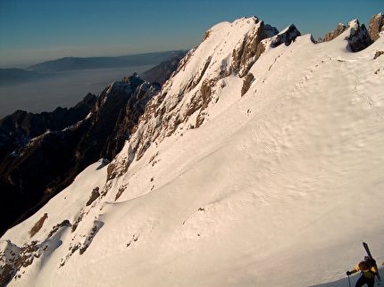 Schiara scialpinismo, Dolomiti Bellunesi - Schiara scialpinismo: primi raggi lungo la salita dei crinali ovest del monte Pelf Schiara scialpinismo, Dolomiti Bellunesi - Schiara scialpinismo: primi raggi lungo la salita dei crinali ovest del monte Pelf