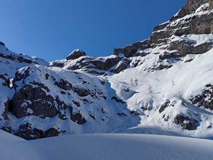 Schiara scialpinismo, Dolomiti Bellunesi - Schiara scialpinismo: la finestra del Balcon di riferimento sulla Nord della Schiara
