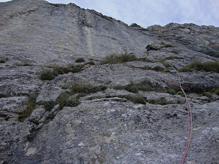 Violazione di domicilio, Il Tempio, Monte Sirente - Dopo 2h Domenico risolve il tiro chiave della placconata.