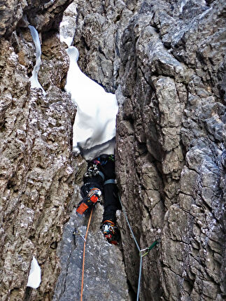 Vertical Pleasure, Cima Tosa Dolomiti di Brenta, Ruggero Samanden, Emanuele Andreozzi - L'apertura di 'Vertical Pleasure' alla Cima Tosa nelle Dolomiti di Brenta (Ruggero Samanden, Emanuele Andreozzi 10-11/03/2026)