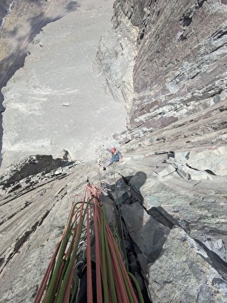 Punta Zanzi Chile - The first ascent of 'Ira de Gugal' on Punta Zanzi in Chile (Baltazar Calera, Joaquin Guglielmetti, Santiago Guglielmetti, Matías Tapia Artigas)