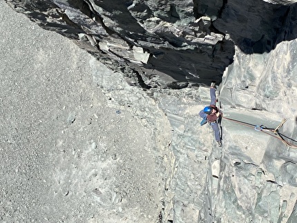Punta Zanzi Chile - The first ascent of 'Ira de Gugal' on Punta Zanzi in Chile (Baltazar Calera, Joaquin Guglielmetti, Santiago Guglielmetti, Matías Tapia Artigas)