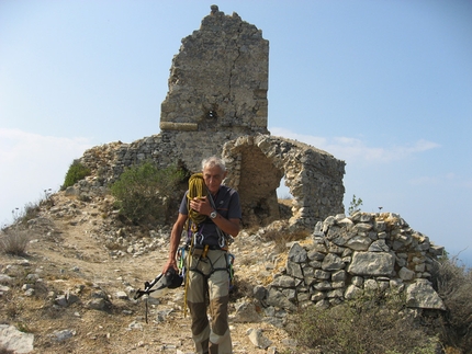 Spigolo Bonatti, Capo d'Uomo - La torre in cima, Capo d'Uomo all'Argentario