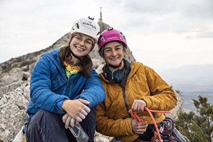 Laura Pineau & Elsa Ponzo climb 100 multipitch routes in Provence in 43 days 