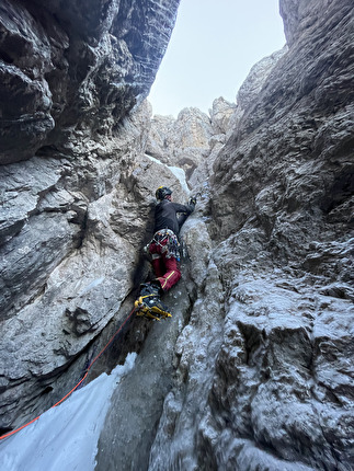 Punte di Campiglio, Dolomiti di Brenta, Emanuele Andreozzi, Ruggero Samaden, Silvestro Franchini - L'apertura della via 'Mamma Anna' alle Punte di Campiglio nelle Dolomiti di Brenta (Emanuele Andreozzi, Ruggero Samaden, Silvestro Franchini 08/04/2026)