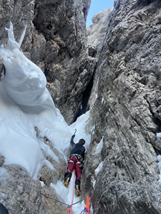 Punte di Campiglio, Dolomiti di Brenta, Emanuele Andreozzi, Ruggero Samaden, Silvestro Franchini - L'apertura della via 'Mamma Anna' alle Punte di Campiglio nelle Dolomiti di Brenta (Emanuele Andreozzi, Ruggero Samaden, Silvestro Franchini 08/04/2026)