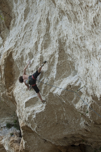 Climbing Marathon del Finalese - Alberto Gnerro sale un 8b+