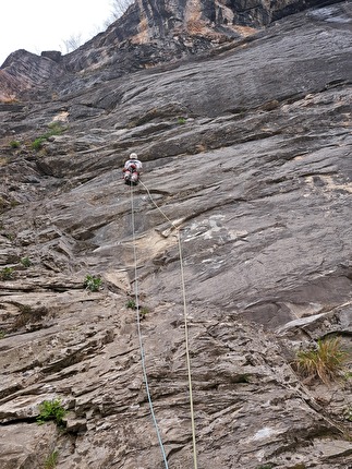 Nubivagare, Monte Roccandagia, Alpi Apuane - L'apertura di 'Nubivagare, tra sogni e idee' al Monte Roccandagia nelle Alpi Apuane (Filippo Arigoni, Sara Miliani, Luca Morosi)