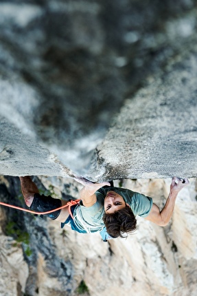 Gianluca Vighetti Bombardino Arco - Gianluca Vighetti chiude 'Bombardino' (9a) ad Arco in giornata il 29/03/2026