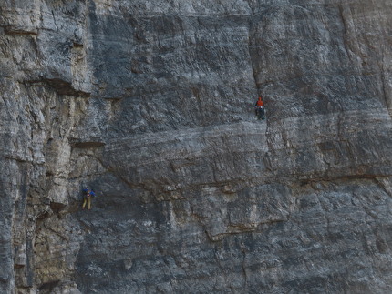 Via Italo-Polacca Burèl, Schiara, Dolomiti, Diego Dellai, Marco Toldo - Diego Dellai & Marco Toldo sulla 'Italo-Polacca' al Burèl (Dolomiti): tiro 16
