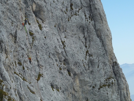 Presolana - Il colpo di coda (7a+, 160m, Stefano Codazzi, Daniele Natali 22/09/2012 ), Presolana: Daniele belaying Stefano on L2