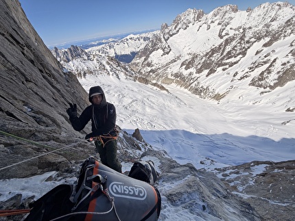 Jorassique Pâques, Grandes Jorasses, Monte Bianco, Pierre Girot, Kilian Moni, Hugo Peruzzo, Arthur Poindefert - Il terzo giorno dell'apertura di 'Jorassique Pâques' alla parete nord delle Grandes Jorasses (Pierre Girot, Kilian Moni, Hugo Peruzzo, Arthur Poindefert 3-6/04/2026)
