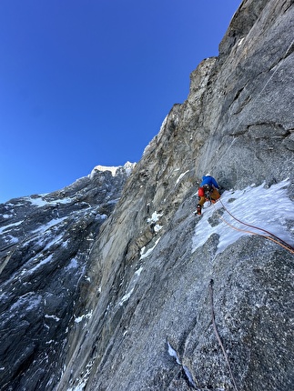 Jorassique Pâques, Grandes Jorasses, Monte Bianco, Pierre Girot, Kilian Moni, Hugo Peruzzo, Arthur Poindefert - Il terzo giorno dell'apertura di 'Jorassique Pâques' alla parete nord delle Grandes Jorasses (Pierre Girot, Kilian Moni, Hugo Peruzzo, Arthur Poindefert 3-6/04/2026)