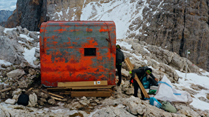 Bivacco Fiamme Gialle Cimon della Pala, Pale di San Martino - Smontaggio e trasporto del vecchio Bivacco Fiamme Gialle del Cimon della Pala al MUSE di Trento