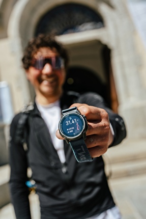 Chamonix Mont Blanc, Samuel Equy, Mathéo Jacquemoud - Mathéo Jacquemoud celebrates the Mont Blanc round trip fastest known time in 4:41 on Saturday 25 April 2026