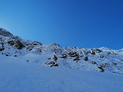 Archangel Thunderbird, Hinterrhein Svizzera, Dilshan Fernando, Jorge Palacios - La salita di 'Archangel Thunderbird' a Hinterrhein (Rheinwald / Valle delle Meraviglie) in Svizzera (Dilshan Fernando, Jorge Leonel Palacios 03/2026)