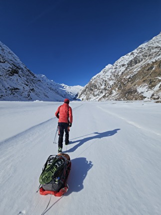 Archangel Thunderbird, Hinterrhein Svizzera, Dilshan Fernando, Jorge Palacios - La salita di 'Archangel Thunderbird' a Hinterrhein (Rheinwald / Valle delle Meraviglie) in Svizzera (Dilshan Fernando, Jorge Leonel Palacios 03/2026)