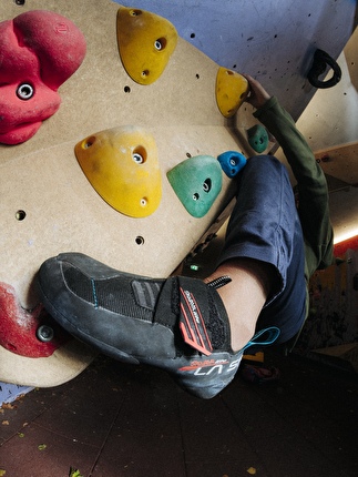 La Sportiva Skwama Lite - La Sportiva presenta Skwama Lite, la nuova scarpetta d'arrampicata pensata per supportare la progressione tecnica dei climber