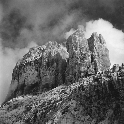Dentro e fuori le Cime: Dolomiti di Brenta, tra l’occhio e il passo di Roberto Bregani - I gemelli