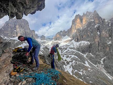 Nave dell’Eco, Cima Mai-Nef, Pale di San Martino, Dolomiti - La prima ripetizione della via 'Nave dell’Eco' alla Cima Mai-Nef, Pale di San Martino, Dolomiti (Ruggero Alberti, Renzo Corona, Alex Zuglian 04/2026)