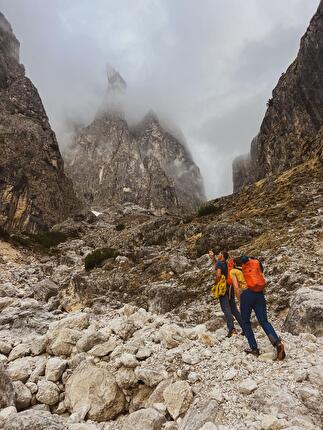 Nave dell’Eco, Cima Mai-Nef, Pale di San Martino, Dolomiti - La prima ripetizione della via 'Nave dell’Eco' alla Cima Mai-Nef, Pale di San Martino, Dolomiti (Ruggero Alberti, Renzo Corona, Alex Zuglian 04/2026)