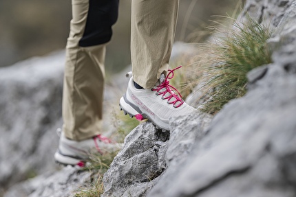 SCARPA Ribelle Cross 2 - SCARPA Ribelle Cross 2: la nuova scarpa da light hiking progettata per muoversi con agilità su terreni misti. SCARPA Ribelle Cross 2 - SCARPA Ribelle Cross 2: la nuova scarpa da light hiking progettata per muoversi con agilità su terreni misti.