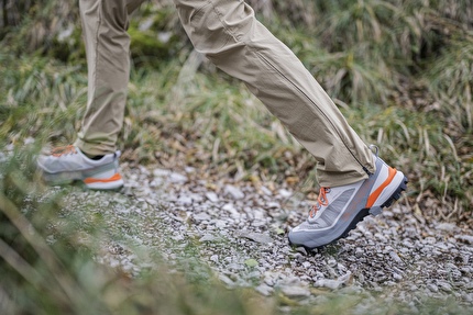 SCARPA Ribelle Cross 2 - SCARPA Ribelle Cross 2: la nuova scarpa da light hiking progettata per muoversi con agilità su terreni misti. SCARPA Ribelle Cross 2 - SCARPA Ribelle Cross 2: la nuova scarpa da light hiking progettata per muoversi con agilità su terreni misti.