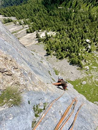 Abbronzatissima Monte Fop, Dolomiti, Federico Dell’Antone, Thomas Gianola - L'apertura di 'Abbronzatissima' al Monte Fop, Dolomiti (Federico Dell’Antone, Thomas Gianola 06/2025) Abbronzatissima Monte Fop, Dolomiti, Federico Dell’Antone, Thomas Gianola - L'apertura di 'Abbronzatissima' al Monte Fop, Dolomiti (Federico Dell’Antone, Thomas Gianola 06/2025)