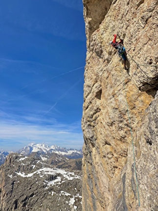 Bio Rock aperta al Piccolo Lagazuoi (Dolomiti) Simon Kehrer e Marta Willeit
