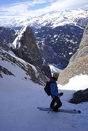 Cima Rocca, Dolomiti di Brenta, Luca Dallavalle, Roberto Dallavalle - Cima Rocca Canalone Ovest (Dolomiti di Brenta): salita e discesa con gli sci da Luca Dallavalle e Roberto Dallavalle il 04/04/2026. La parte bassa