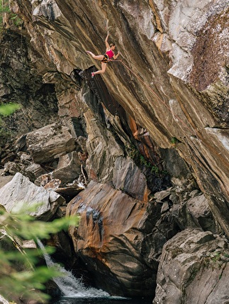 Michaela Kiersch - Michaela Kiersch climbing 'Dolby Surround' (9a+) in Zillertal, Austria Michaela Kiersch - Michaela Kiersch climbing 'Dolby Surround' (9a+) in Zillertal, Austria