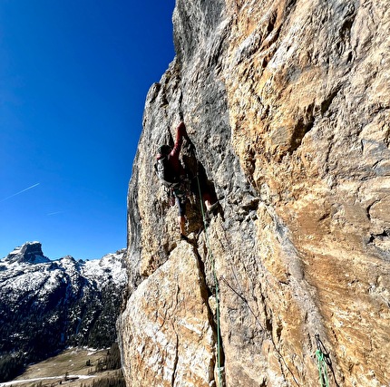 'Marmotta Volante, Torre Grande di Falzarego, Dolomiti, Christoph Hainz - Sulla via 'Marmotta Volante' alla Torre Grande di Falzarego, Dolomiti (Christoph Hainz 04/2026)
