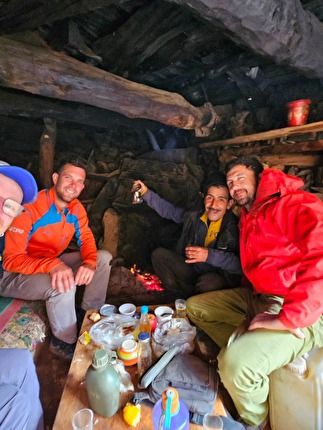 Taghia, Morocco, Joseph Harris, Iker Pou - The first ascent of 'Club Ahmed' on Tuyat at Taghia in Morocco (Joseph Harris, Iker Pou 2026) Taghia, Morocco, Joseph Harris, Iker Pou - The first ascent of 'Club Ahmed' on Tuyat at Taghia in Morocco (Joseph Harris, Iker Pou 2026)
