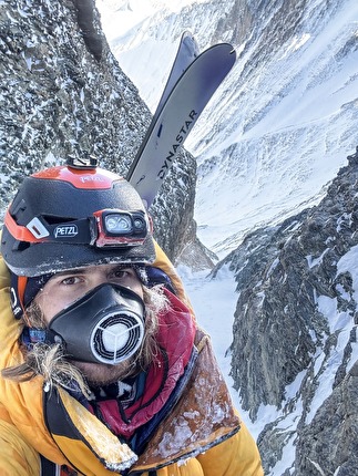 Bartosz Ziemski Lhotse - Bartosz Ziemski scende Lhotse con gli sci il 12/05/2026