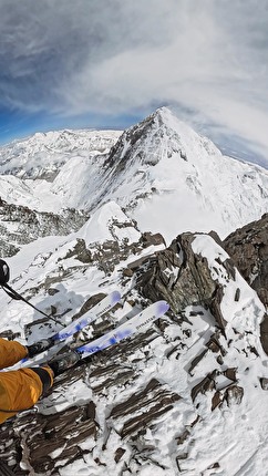 Bartosz Ziemski Lhotse - Bartosz Ziemski scende Lhotse con gli sci il 12/05/2026