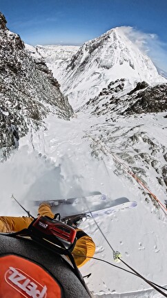 Bartosz Ziemski Lhotse - Bartosz Ziemski scende Lhotse con gli sci il 12/05/2026